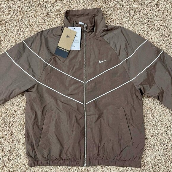 Nike Windrunner Women's Loose UV Woven Full-Zip Jacket FV6304-004, Size S (New) - Picture 5 of 14